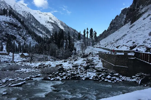 Snow above Pahalgam